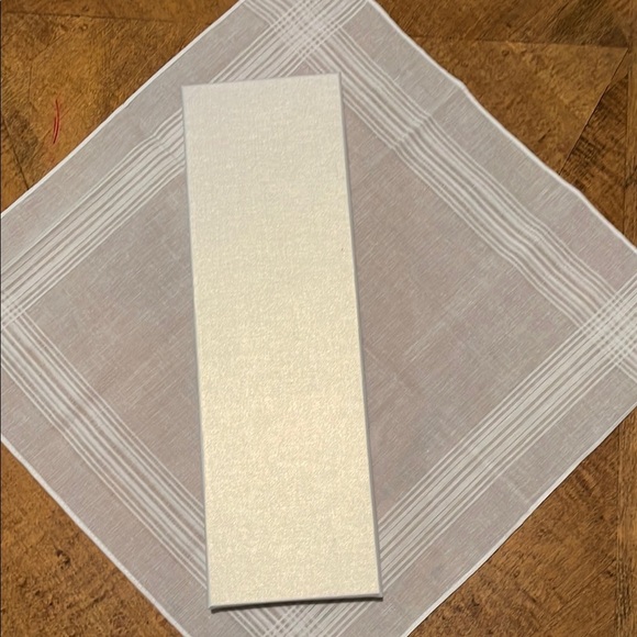 Geometric Patterned Tie in Red and Black - Picture 10 of 10